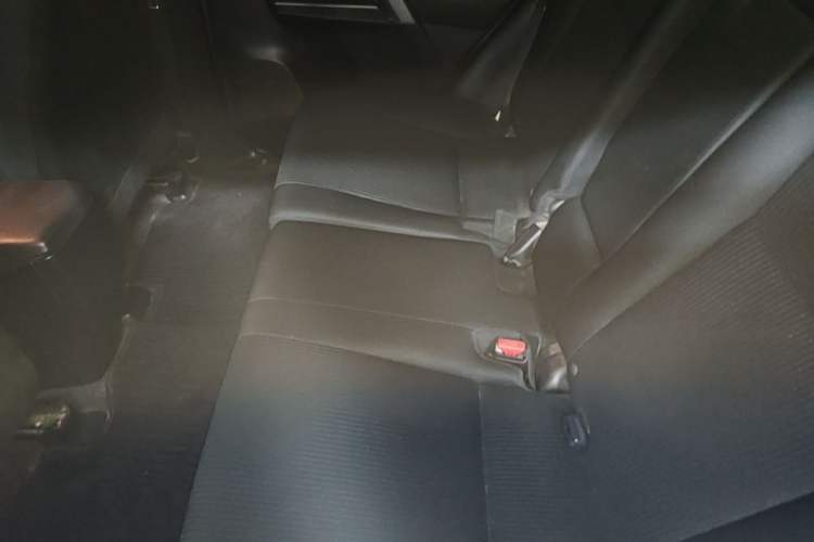 Used Toyota RAV4 2019 2.0L CVT Two-Wheel Drive Pioneer Edition China V Standard Left Rear Seat