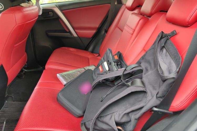 Used Toyota RAV4 2019 2.0L CVT Two-Wheel Drive Pioneer Edition China V Standard Left Rear Seat
