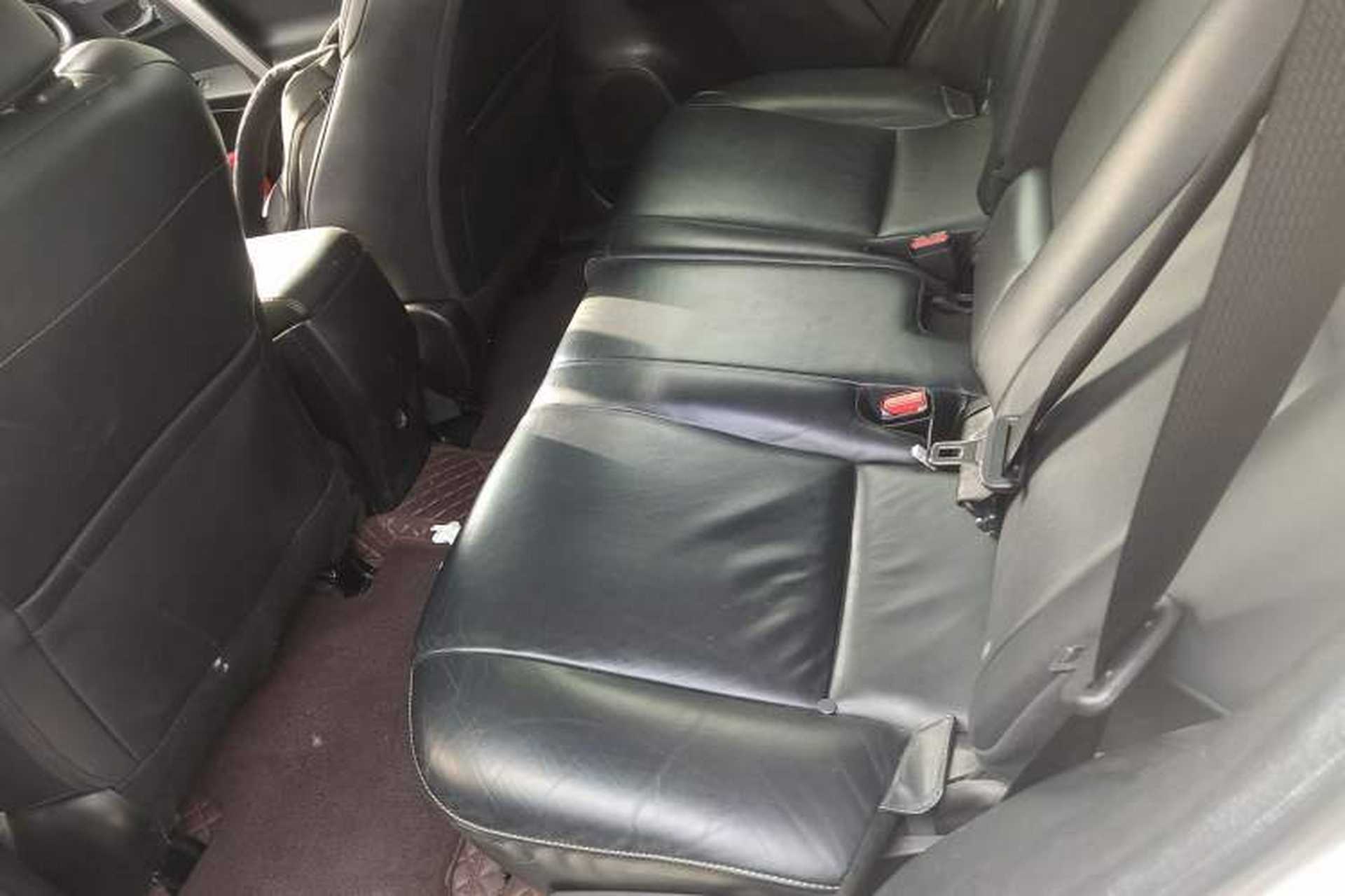 Used Toyota RAV4 2019 2.0L CVT Two-Wheel Drive ZhiShang Version China VI Standard Left Rear Seat