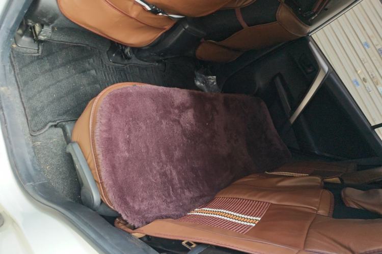 Used Toyota RAV4 2019 2.0L CVT Two-Wheel Drive Luxury Version China VI Standard Left Rear Seat