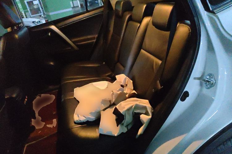 Used Toyota RAV4 2019 2.0L CVT Two-Wheel Drive ZhiShang Version China VI Standard Left Rear Seat