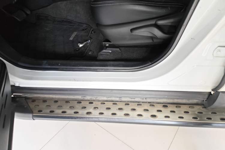 Used Toyota RAV4 2019 2.0L CVT Two-Wheel Drive Fashion X Limited Edition China VI Standard Left Side Sill