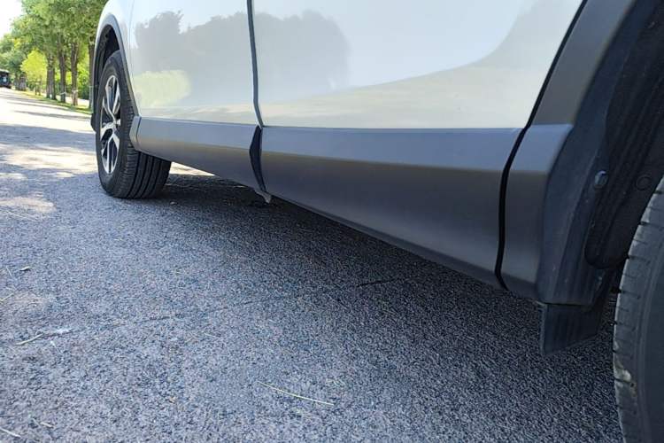 Used Toyota RAV4 2019 2.0L CVT Two-Wheel Drive Pioneer Edition China VI Standard Left Side Sill