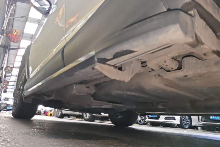 Used Toyota RAV4 2019 2.0L CVT Two-Wheel Drive Fashion X Limited Edition China VI Standard Left Side Sill