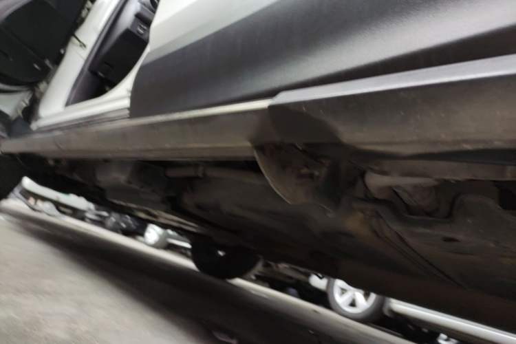 Used Toyota RAV4 2019 2.0L CVT Two-Wheel Drive Fashion X Limited Edition China VI Standard Left Side Sill