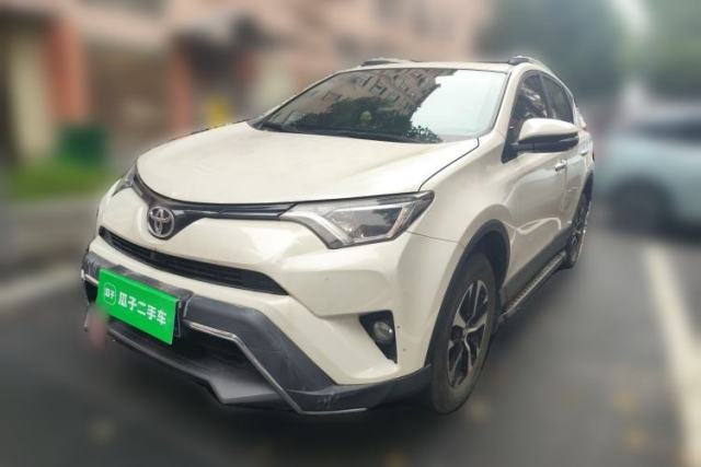 Used Toyota RAV4 2019 2.0L CVT Two-Wheel Drive Luxury Version China VI Standard