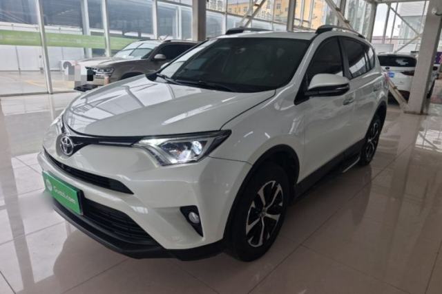 Used Toyota RAV4 2019 2.0L CVT Two-Wheel Drive Luxury Version China VI Standard