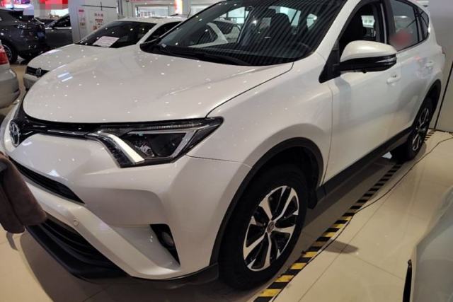 Used Toyota RAV4 2019 2.0L CVT Two-Wheel Drive Pioneer Edition China VI Standard