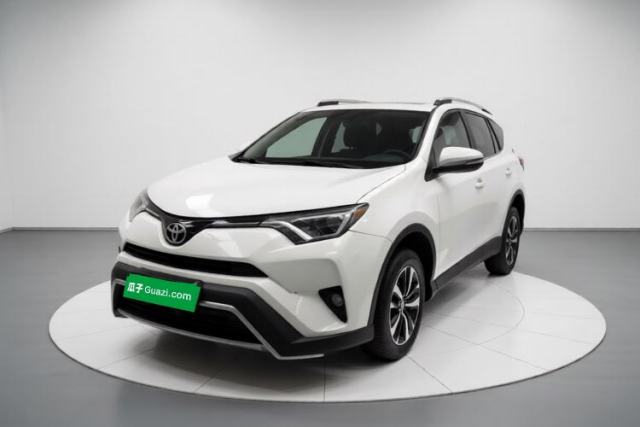 Toyota RAV4 2019 2.0L CVT Two-Wheel Drive Luxury Version China VI Standard مستعملة