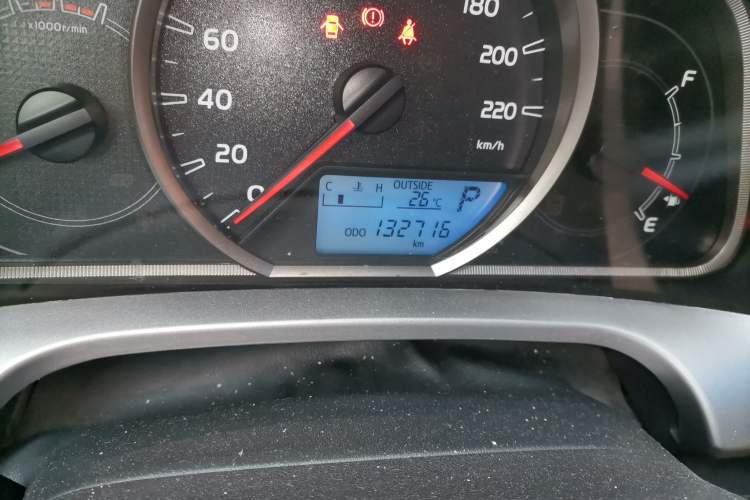 Used Toyota RAV4 2019 2.0L CVT Two-Wheel Drive Luxury Version China VI Standard Odometer Close Up