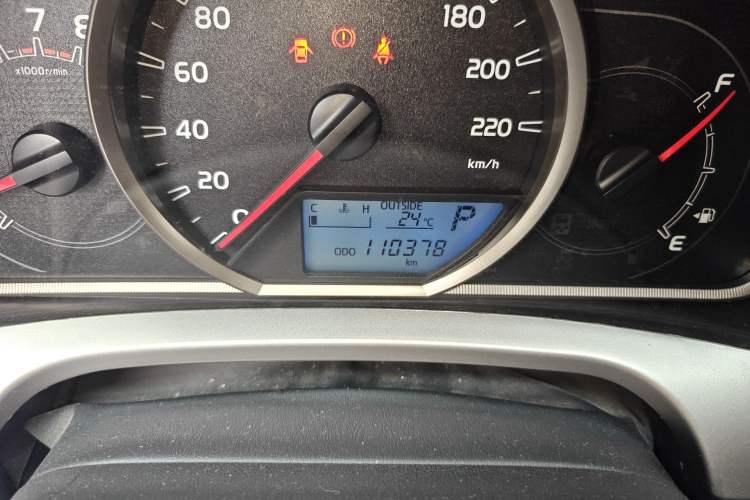 Used Toyota RAV4 2019 2.0L CVT Two-Wheel Drive Luxury Version China VI Standard Odometer Close Up