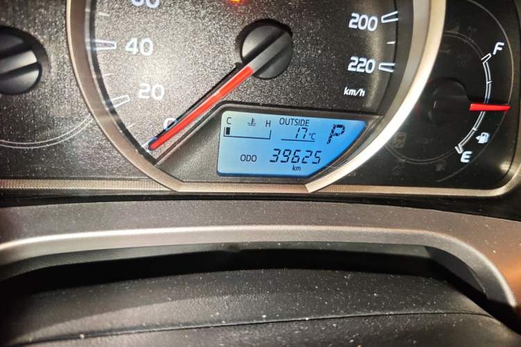 Used Toyota RAV4 2019 2.0L CVT Two-Wheel Drive Comfort Edition China VI Standard Odometer Close Up