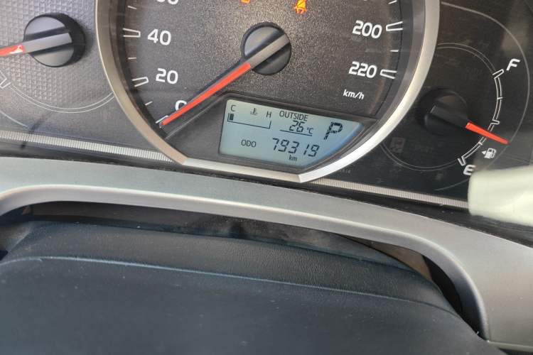 Used Toyota RAV4 2019 2.0L CVT Two-Wheel Drive Luxury Version China VI Standard Odometer Close Up