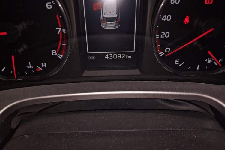 Used Toyota RAV4 2019 2.0L CVT Two-Wheel Drive ZhiShang Version China VI Standard Odometer Close Up