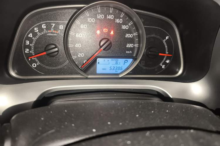 Used Toyota RAV4 2019 2.0L CVT Two-Wheel Drive Pioneer Edition China VI Standard Odometer Close Up