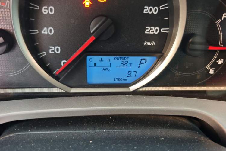 Used Toyota RAV4 2019 2.0L CVT Two-Wheel Drive Luxury Version China VI Standard Odometer Close Up