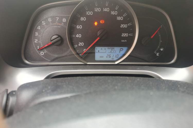 Used Toyota RAV4 2019 2.0L CVT Two-Wheel Drive Luxury Version China VI Standard Odometer Close Up