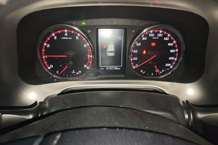 Used Toyota RAV4 2019 2.0L CVT Two-Wheel Drive Fashion X Limited Edition China V Standard Odometer Close Up