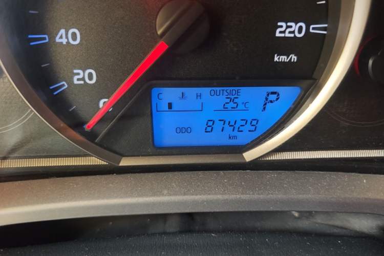 Used Toyota RAV4 2019 2.0L CVT Two-Wheel Drive Luxury Version China VI Standard Odometer Close Up