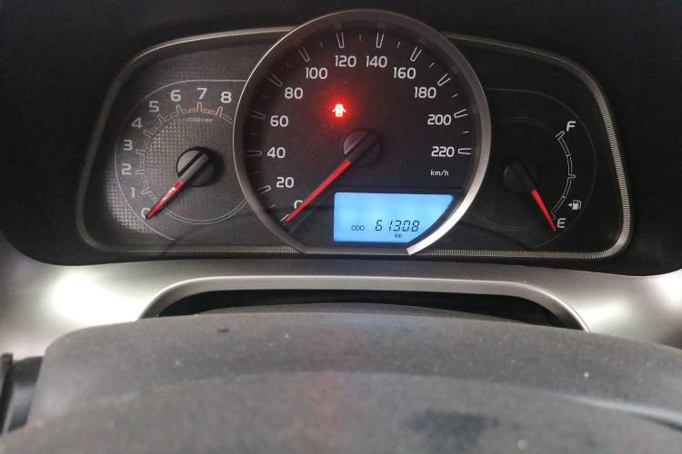 Used Toyota RAV4 2019 2.0L CVT Two-Wheel Drive Luxury Version China VI Standard Odometer Close Up