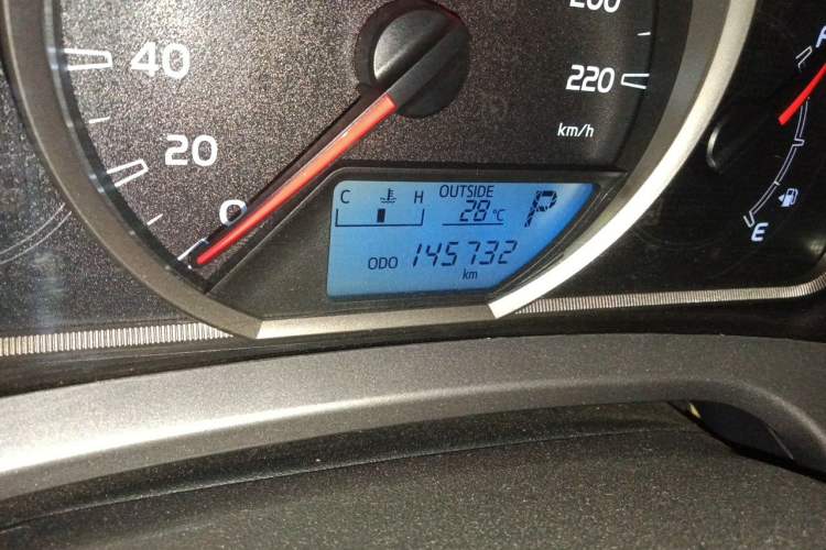 Used Toyota RAV4 2019 2.0L CVT Two-Wheel Drive Luxury Version China VI Standard Odometer Close Up