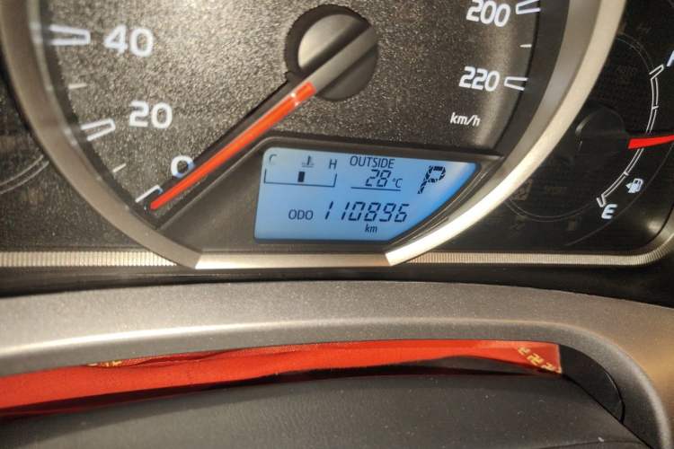 Used Toyota RAV4 2019 2.0L CVT Two-Wheel Drive Luxury Version China VI Standard Odometer Close Up