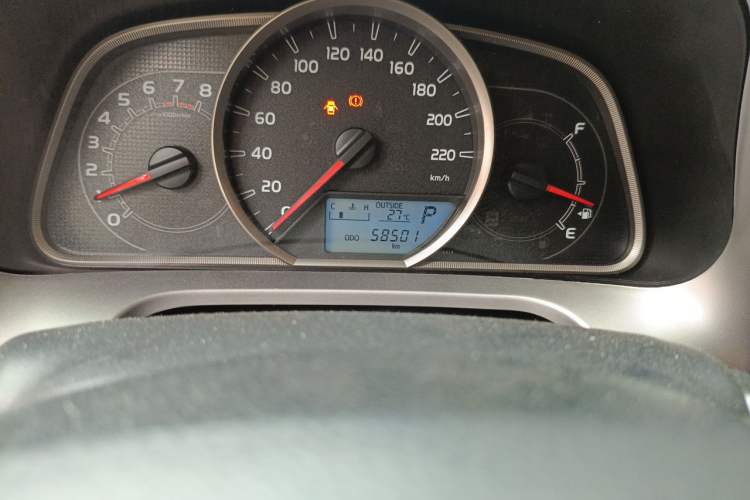 Used Toyota RAV4 2019 2.0L CVT Two-Wheel Drive Pioneer Edition China VI Standard Odometer Close Up