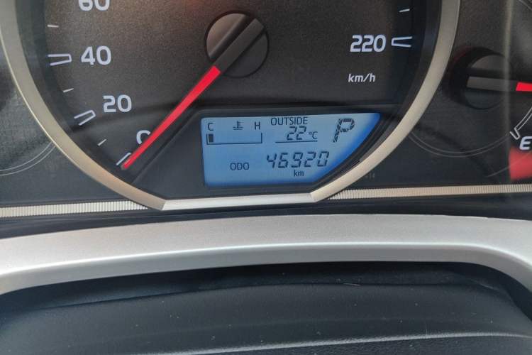 Used Toyota RAV4 2019 2.0L CVT Two-Wheel Drive Luxury Version China VI Standard Odometer Close Up