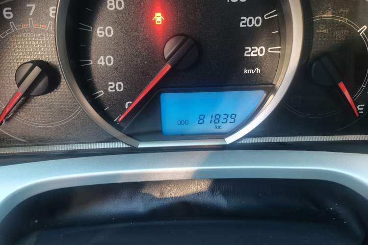 Used Toyota RAV4 2019 2.0L CVT Two-Wheel Drive Comfort Edition China VI Standard Odometer Close Up