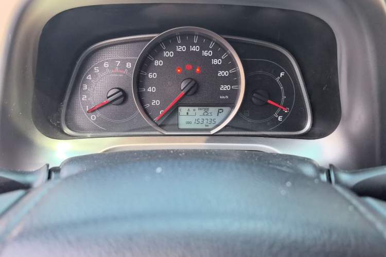 Used Toyota RAV4 2019 2.0L CVT Two-Wheel Drive Pioneer Edition China VI Standard Odometer Close Up