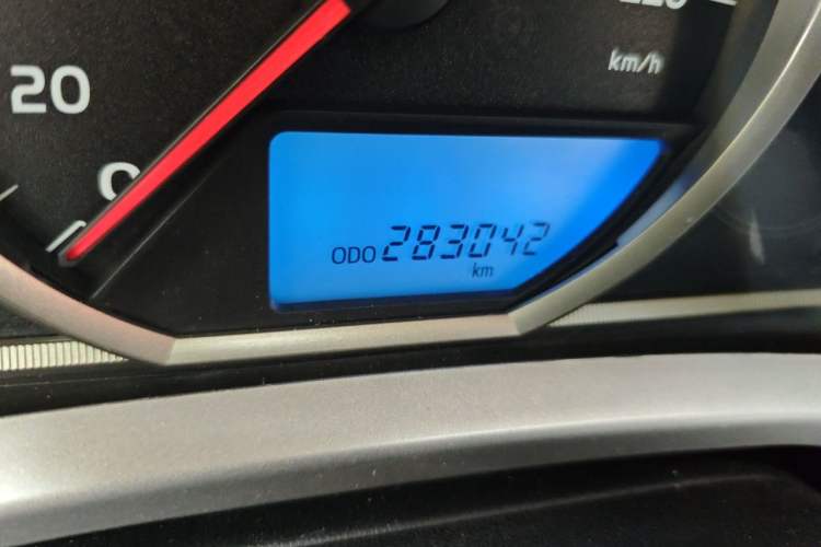 Used Toyota RAV4 2019 2.0L CVT Two-Wheel Drive Urban Edition China VI Standard Odometer Close Up