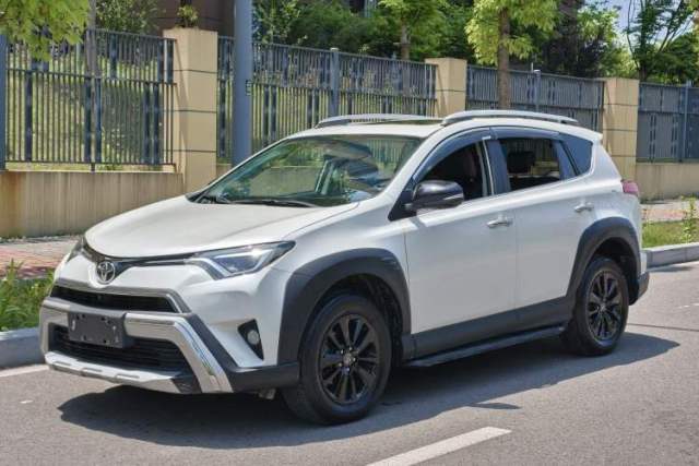 Used Toyota RAV4 2019 2.0L CVT Two-Wheel Drive Fashion X Limited Edition China VI Standard