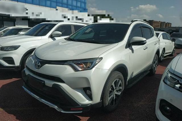 Used Toyota RAV4 2019 2.0L CVT Two-Wheel Drive Luxury Version China VI Standard