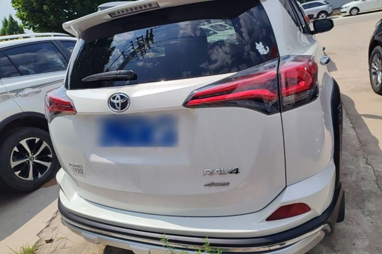 Used Toyota RAV4 2019 2.0L CVT Two-Wheel Drive Fashion X Limited Edition China VI Standard Rear