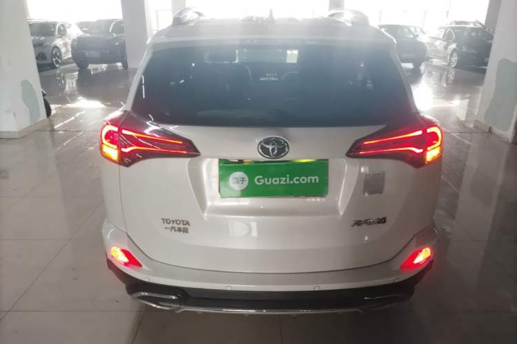 Used Toyota RAV4 2019 2.0L CVT Two-Wheel Drive Pioneer Edition China V Standard Rear
