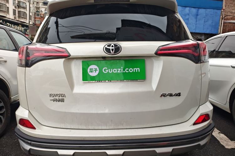 Used Toyota RAV4 2019 2.0L CVT Two-Wheel Drive Fashion X Limited Edition China VI Standard Rear