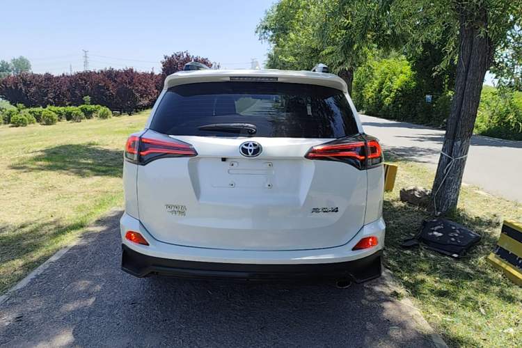 Used Toyota RAV4 2019 2.0L CVT Two-Wheel Drive Pioneer Edition China VI Standard Rear