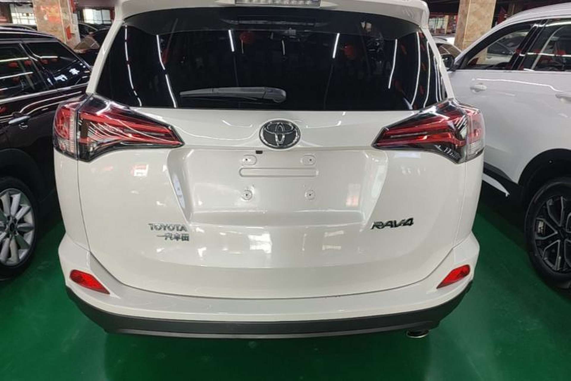 Used Toyota RAV4 2019 2.0L CVT Two-Wheel Drive Luxury Version China VI Standard Rear