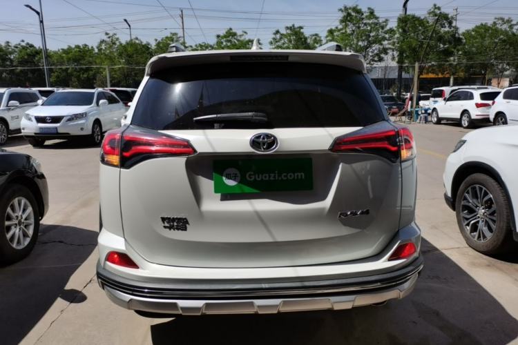 Used Toyota RAV4 2019 2.0L CVT Two-Wheel Drive Fashion X Limited Edition China V Standard Rear