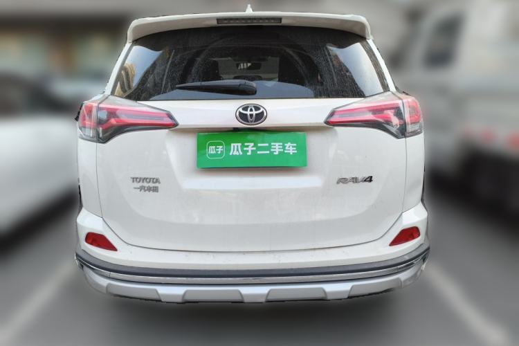 Used Toyota RAV4 2019 2.0L CVT Two-Wheel Drive Fashion X Limited Edition China VI Standard Rear
