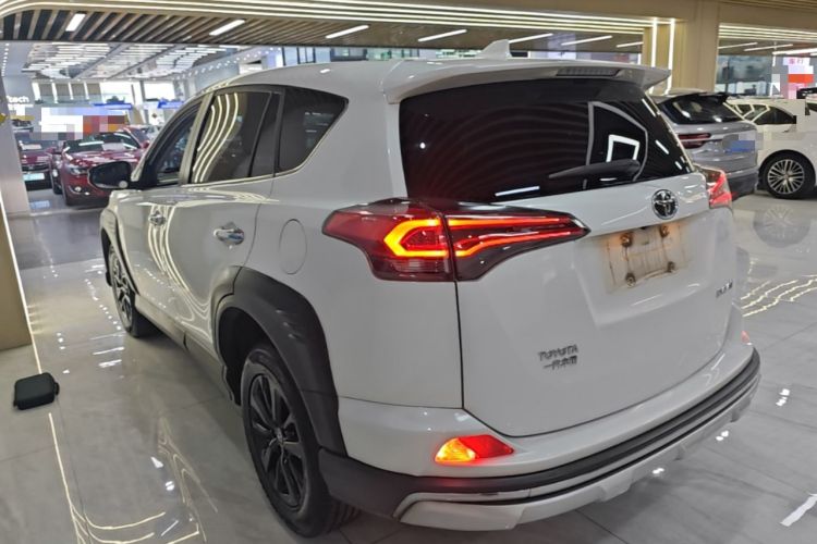 Used Toyota RAV4 2019 2.0L CVT Two-Wheel Drive Fashion X Limited Edition China VI Standard Rear Left 45 Deg