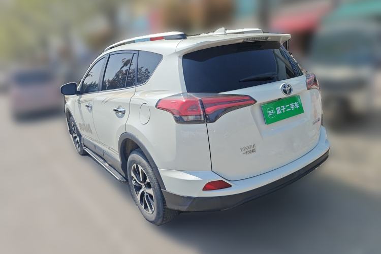 Used Toyota RAV4 2019 2.0L CVT Two-Wheel Drive Luxury Version China VI Standard Rear Left 45 Deg