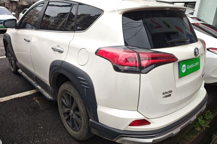Used Toyota RAV4 2019 2.0L CVT Two-Wheel Drive Fashion X Limited Edition China VI Standard Rear Left 45 Deg