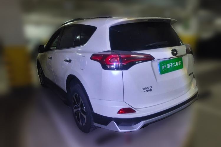 Used Toyota RAV4 2019 2.0L CVT Two-Wheel Drive Luxury Version China VI Standard Rear Left 45 Deg