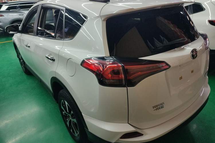 Used Toyota RAV4 2019 2.0L CVT Two-Wheel Drive Comfort Edition China VI Standard Rear Left 45 Deg