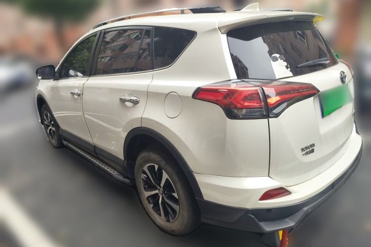 Used Toyota RAV4 2019 2.0L CVT Two-Wheel Drive Luxury Version China VI Standard Rear Left 45 Deg