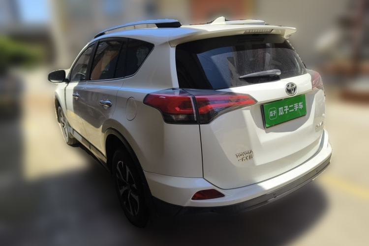 Used Toyota RAV4 2019 2.0L CVT Two-Wheel Drive Luxury Version China VI Standard Rear Left 45 Deg