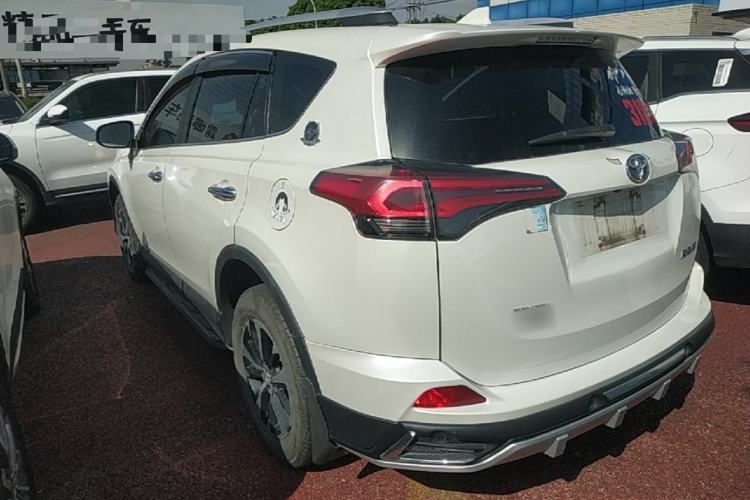 Used Toyota RAV4 2019 2.0L CVT Two-Wheel Drive Luxury Version China VI Standard Rear Left 45 Deg