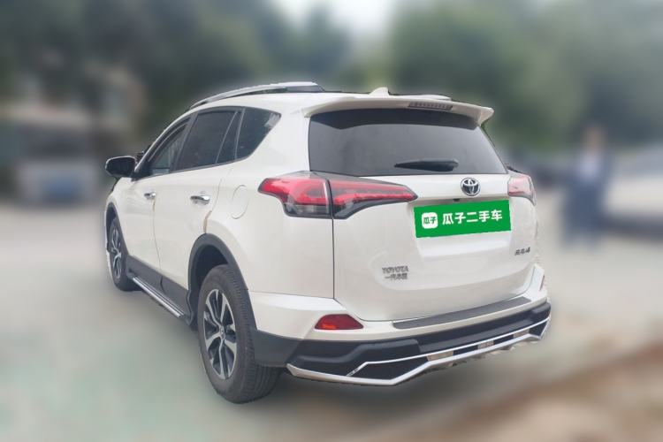 Used Toyota RAV4 2019 2.0L CVT Two-Wheel Drive Luxury Version China VI Standard Rear Left 45 Deg