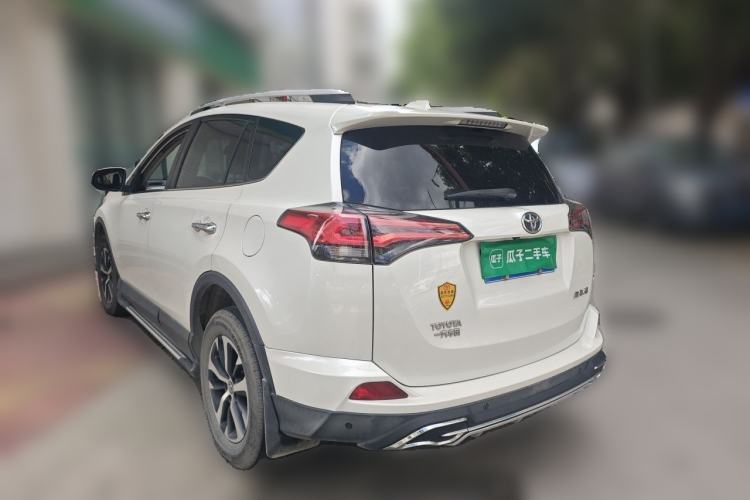 Used Toyota RAV4 2019 2.0L CVT Two-Wheel Drive Luxury Version China VI Standard Rear Left 45 Deg